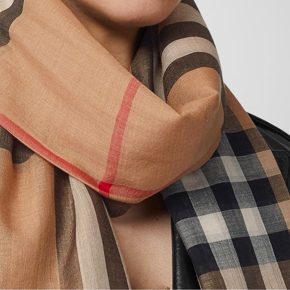 Burberry Giant Check Print Wool & Silk Scarf (Camel Check) - Picture 4 of 7